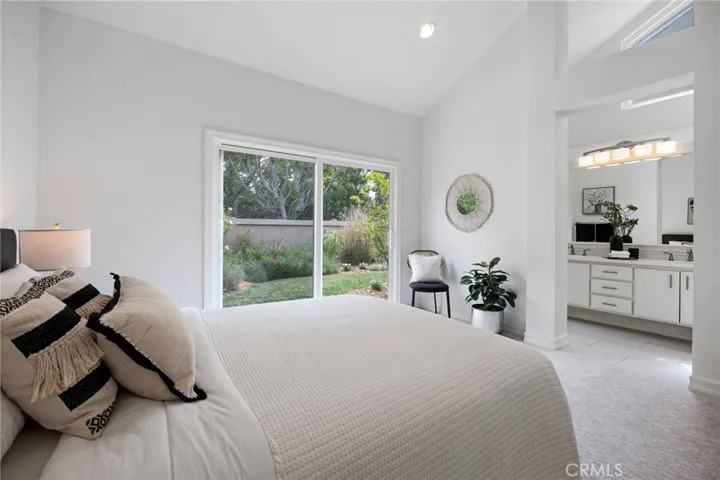 35 Del Perlatto, Irvine, California 92614