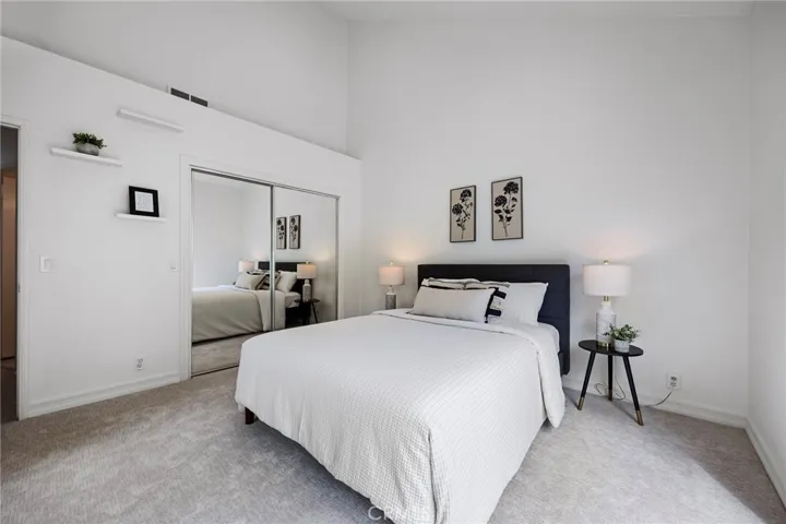 35 Del Perlatto, Irvine, California 92614