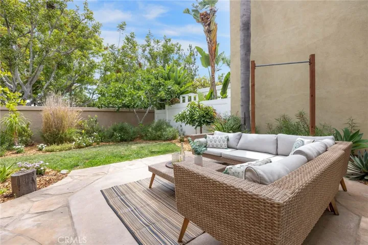 35 Del Perlatto, Irvine, California 92614