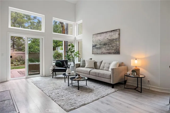 35 Del Perlatto, Irvine, California 92614