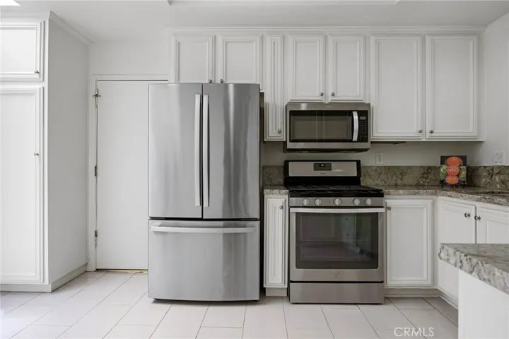 35 Del Perlatto, Irvine, California 92614