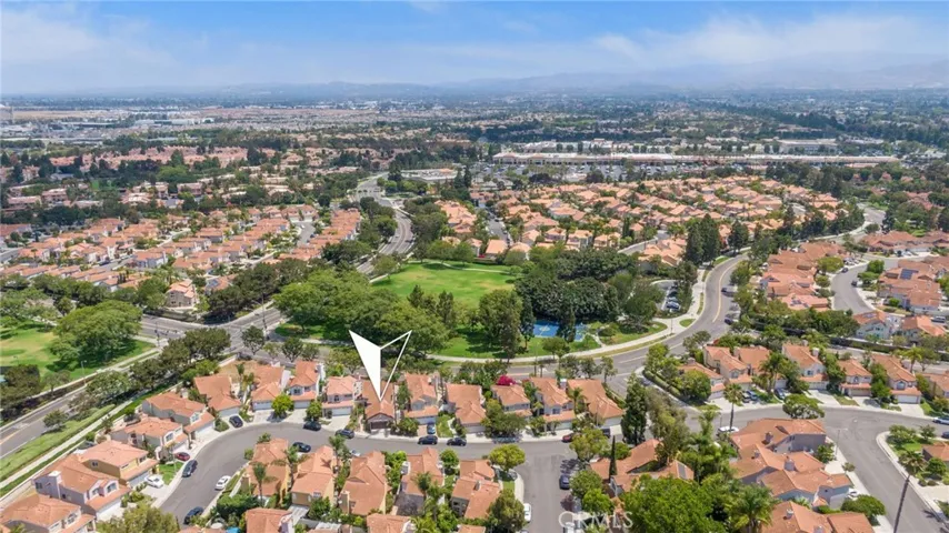 35 Del Perlatto, Irvine, California 92614