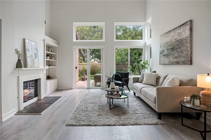 35 Del Perlatto, Irvine, California 92614