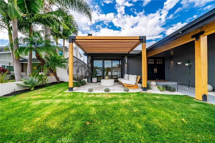 8541 Kelso Drive, Huntington Beach, California 92646