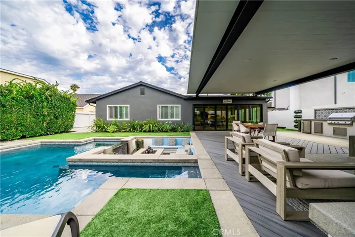 8541 Kelso Drive, Huntington Beach, California 92646