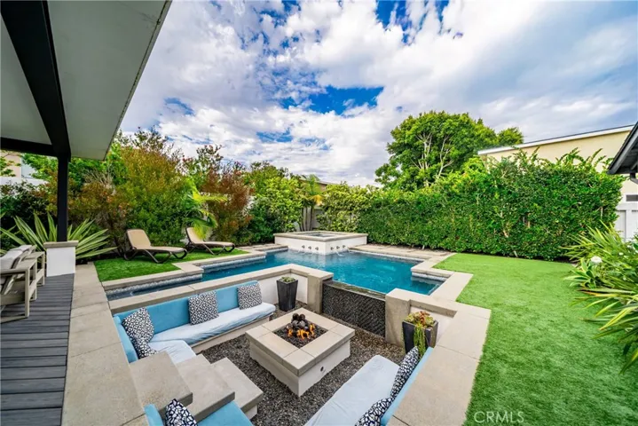 8541 Kelso Drive, Huntington Beach, California 92646