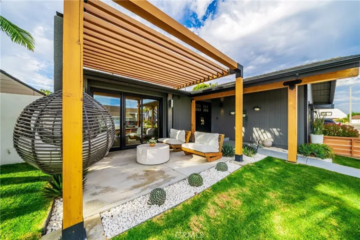 8541 Kelso Drive, Huntington Beach, California 92646