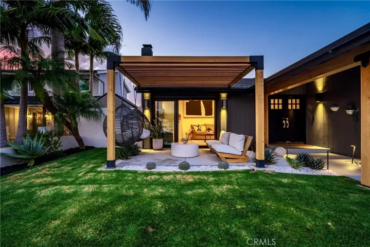 8541 Kelso Drive, Huntington Beach, California 92646