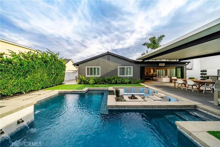 8541 Kelso Drive, Huntington Beach, California 92646