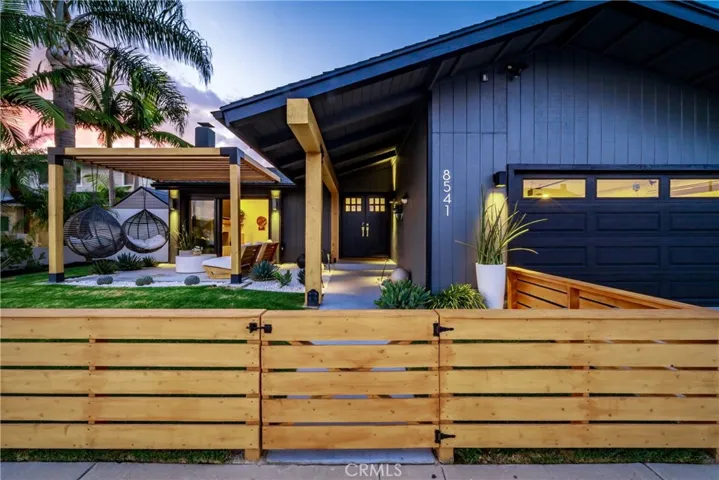 8541 Kelso Drive, Huntington Beach, California 92646