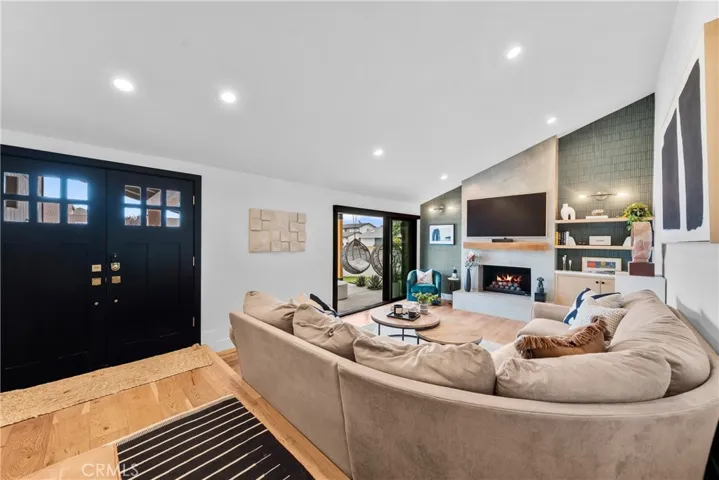 8541 Kelso Drive, Huntington Beach, California 92646