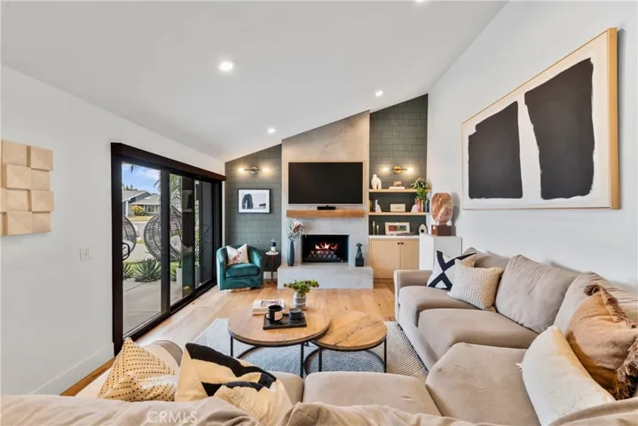 8541 Kelso Drive, Huntington Beach, California 92646