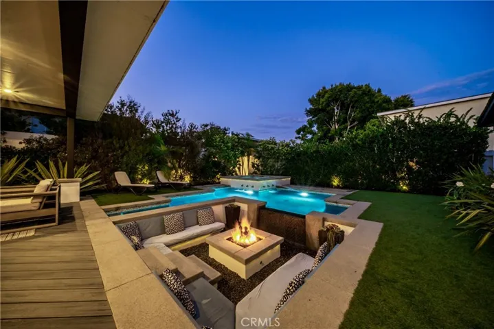 8541 Kelso Drive, Huntington Beach, California 92646