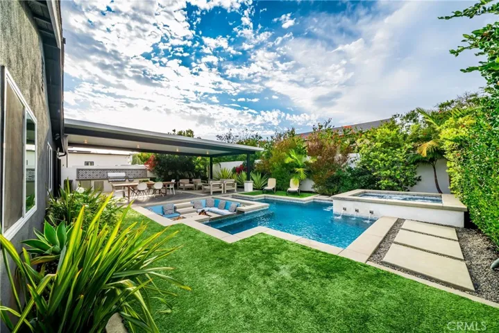 8541 Kelso Drive, Huntington Beach, California 92646