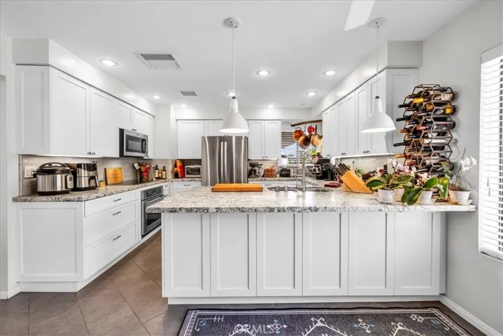 7880 Wesley Road, Joshua Tree, California 92252