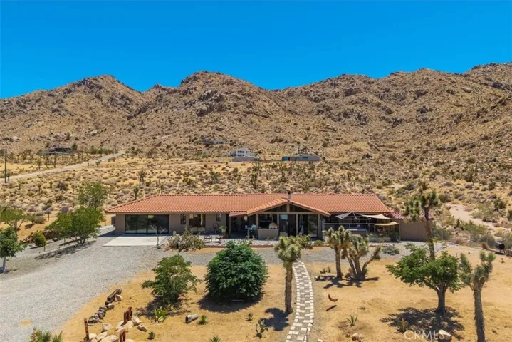 7880 Wesley Road, Joshua Tree, California 92252