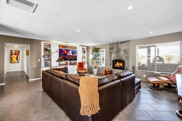 7880 Wesley Road, Joshua Tree, California 92252