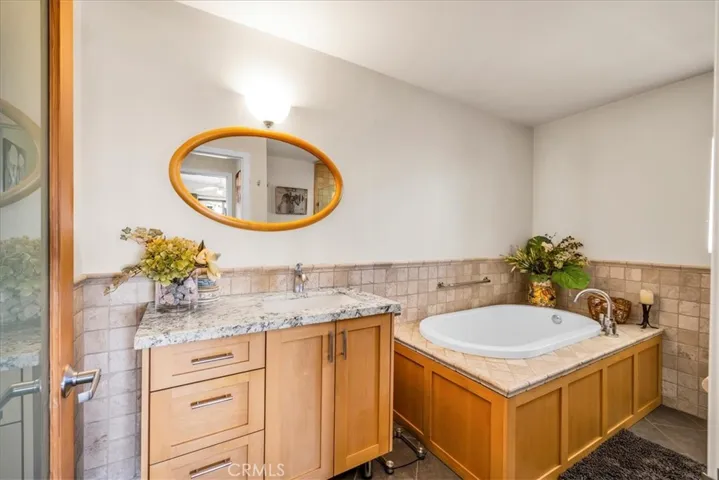 7880 Wesley Road, Joshua Tree, California 92252