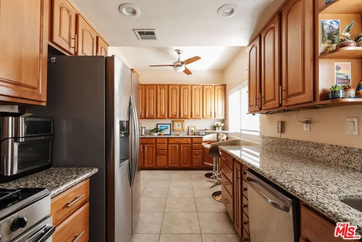 15023 Sherman Way E, Van Nuys, California 91405