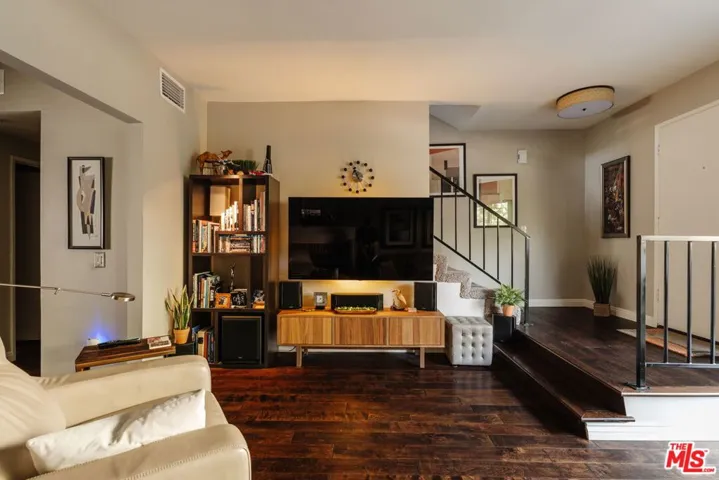 15023 Sherman Way E, Van Nuys, California 91405