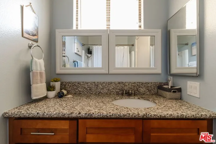 15023 Sherman Way E, Van Nuys, California 91405