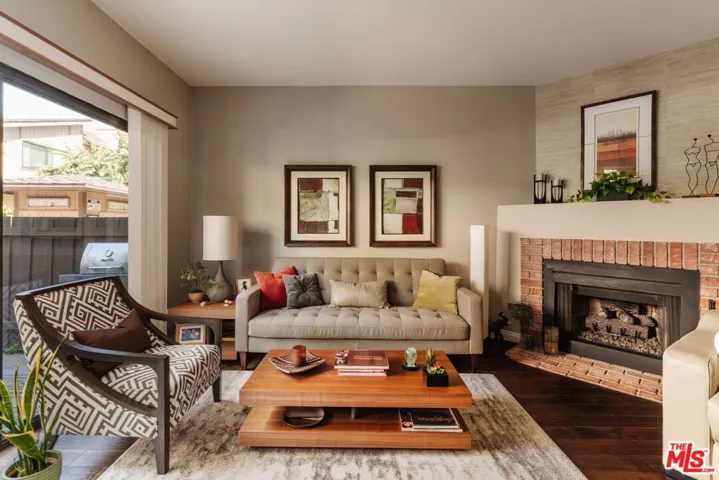 15023 Sherman Way E, Van Nuys, California 91405
