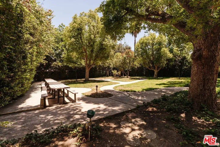 15023 Sherman Way E, Van Nuys, California 91405