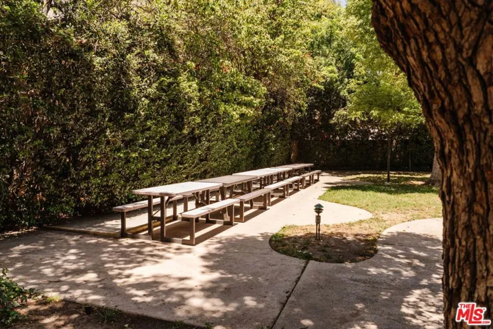15023 Sherman Way E, Van Nuys, California 91405