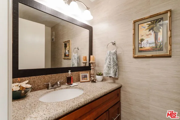 15023 Sherman Way E, Van Nuys, California 91405