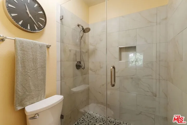 15023 Sherman Way E, Van Nuys, California 91405