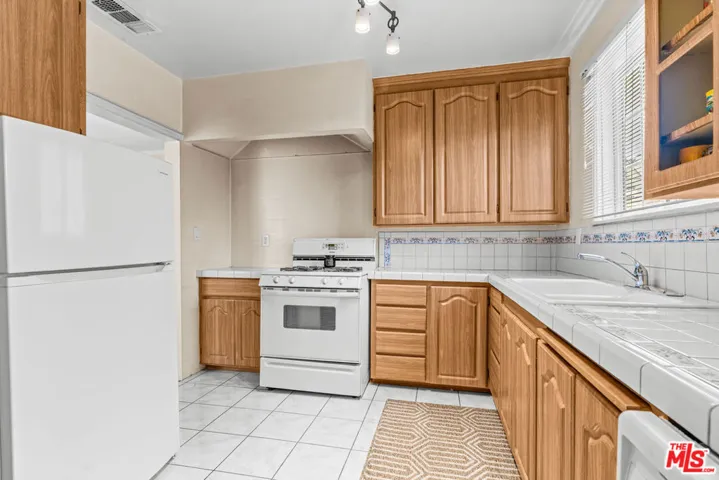 1701 La Fayette Road, Los Angeles, California 90019