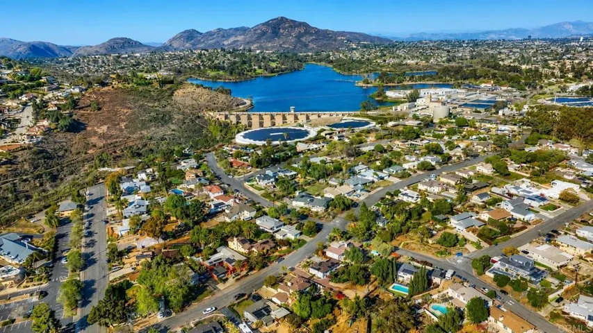 6887 Colorado Ave, La Mesa, California 91942