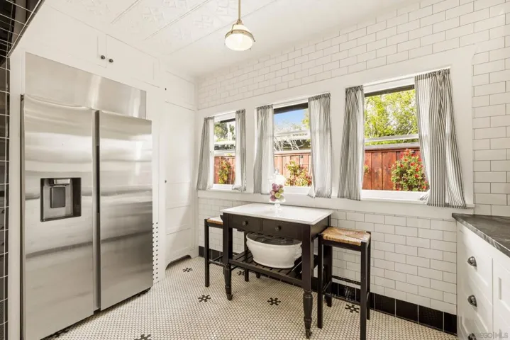 3048 Laurel Street, San Diego, California 92104