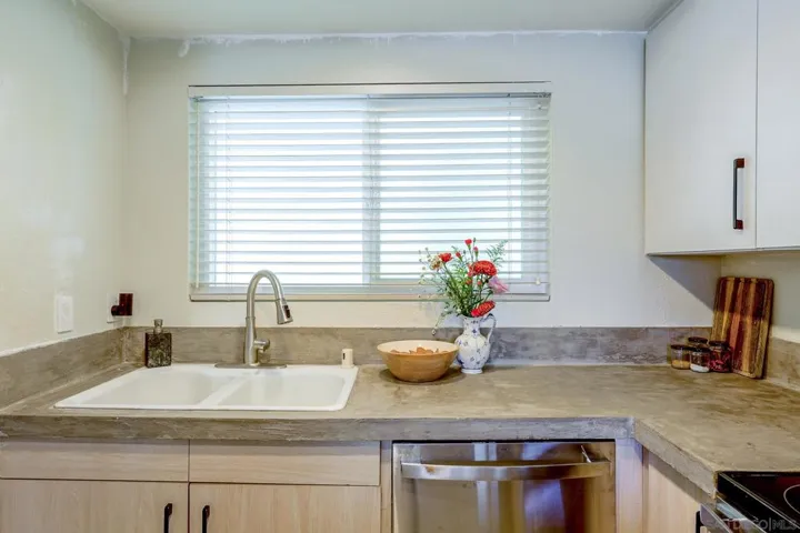 2451 Chicago St 11, San Diego, California 92110