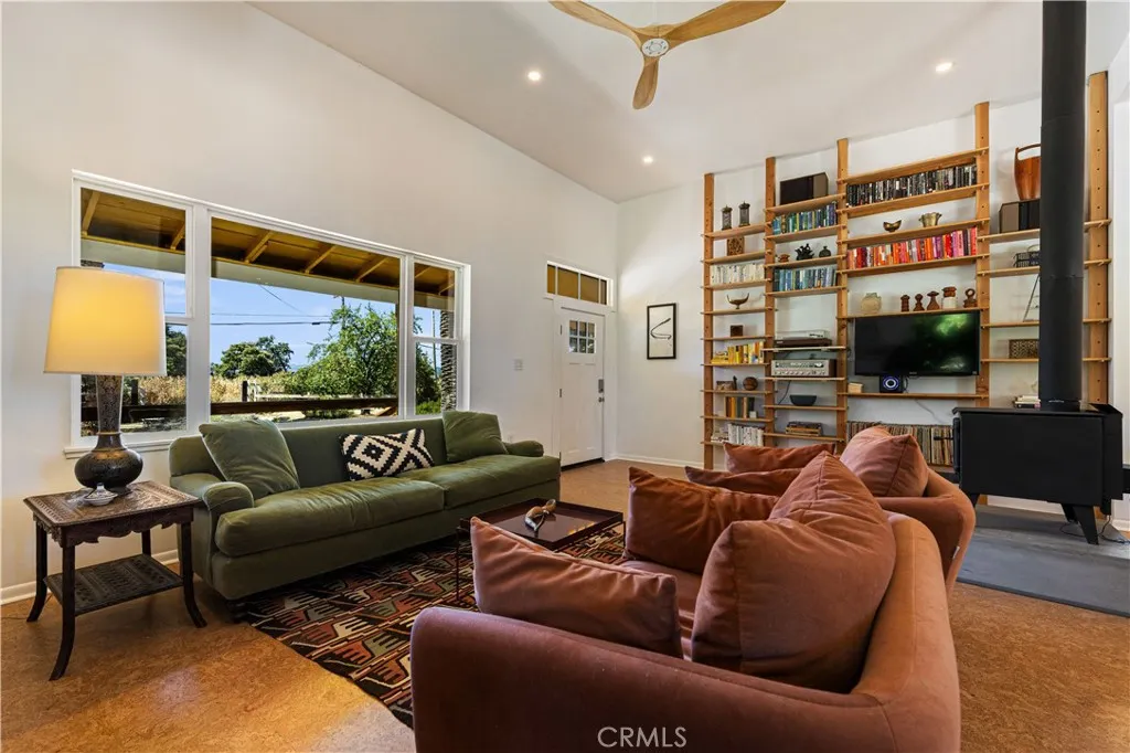 Spacious and Bright Living Room