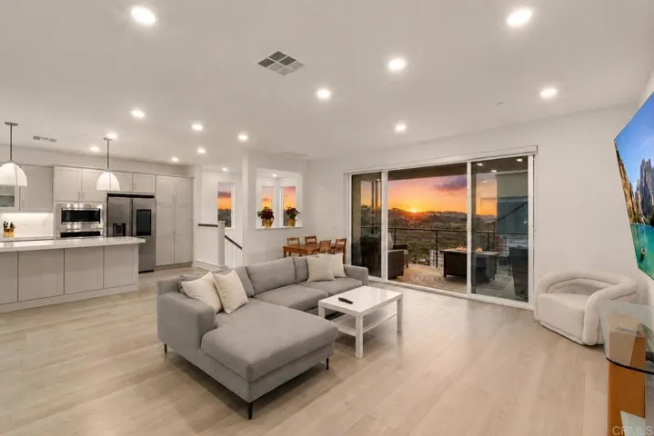 8105 Rose Quartz Circle, San Diego, California 92126