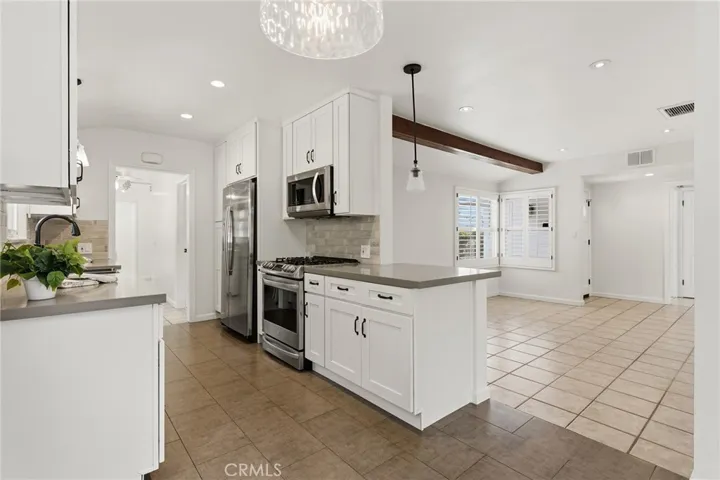 23047 Friar, Woodland Hills, California 91367