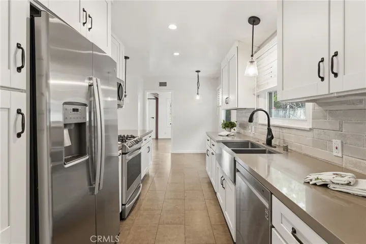 23047 Friar, Woodland Hills, California 91367
