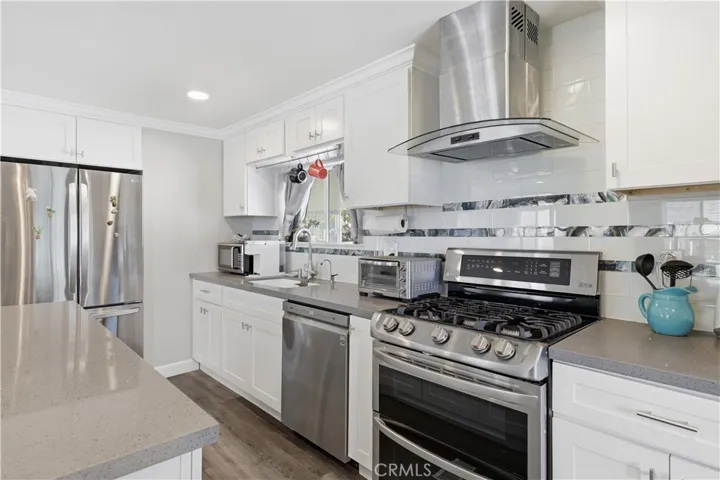 80 Huntington 516, Huntington Beach, California 92648