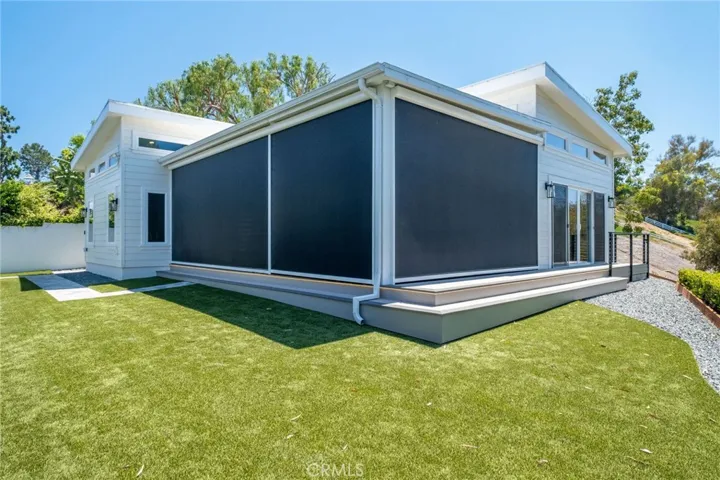 Patio, covered with automatic shutters