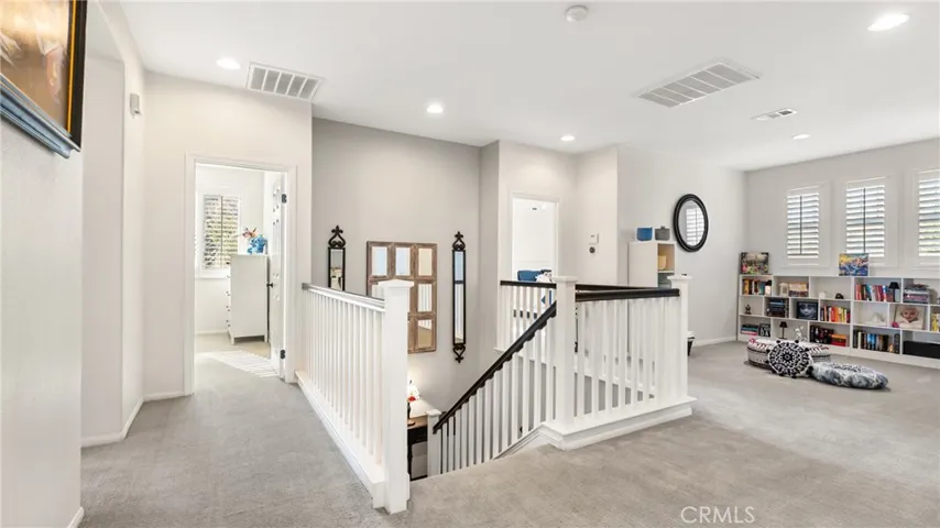 22238 Evening Star Court, Saugus, California 91390