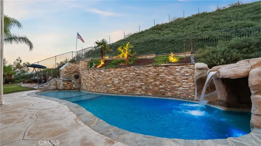 22238 Evening Star Court, Saugus, California 91390
