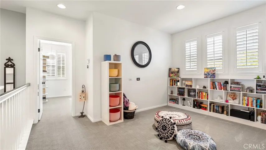 22238 Evening Star Court, Saugus, California 91390