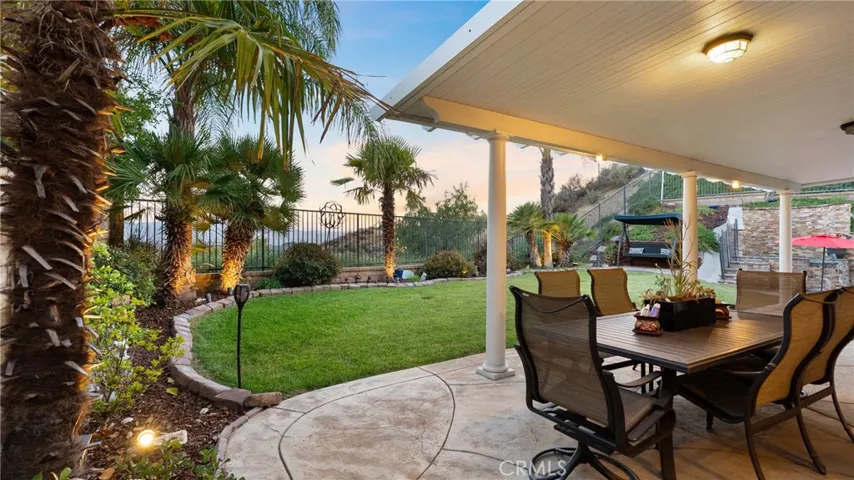 22238 Evening Star Court, Saugus, California 91390