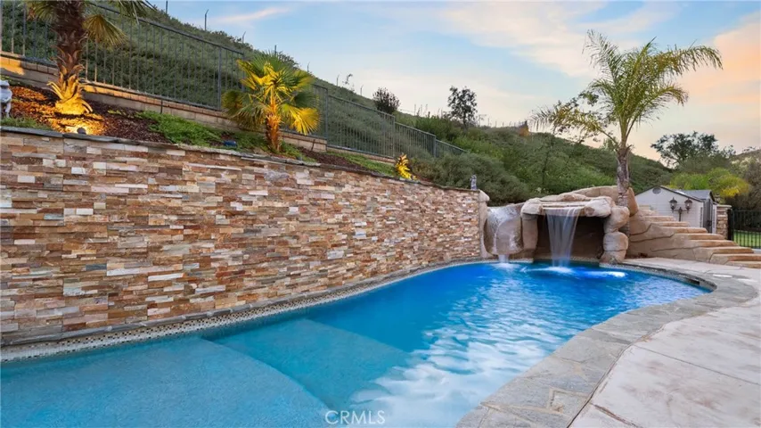 22238 Evening Star Court, Saugus, California 91390