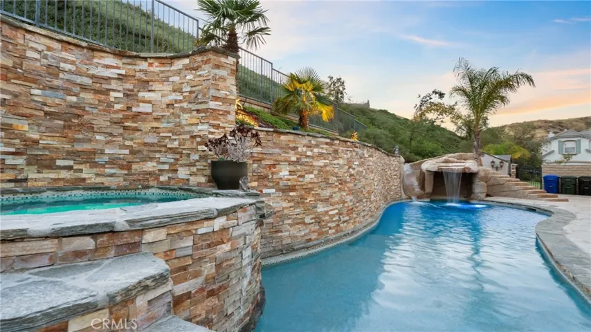 22238 Evening Star Court, Saugus, California 91390