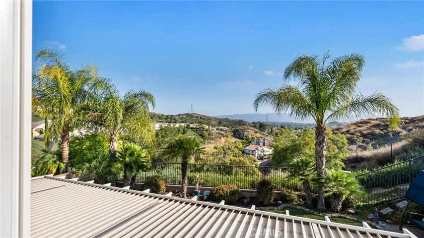 22238 Evening Star Court, Saugus, California 91390