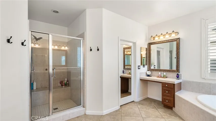 22238 Evening Star Court, Saugus, California 91390