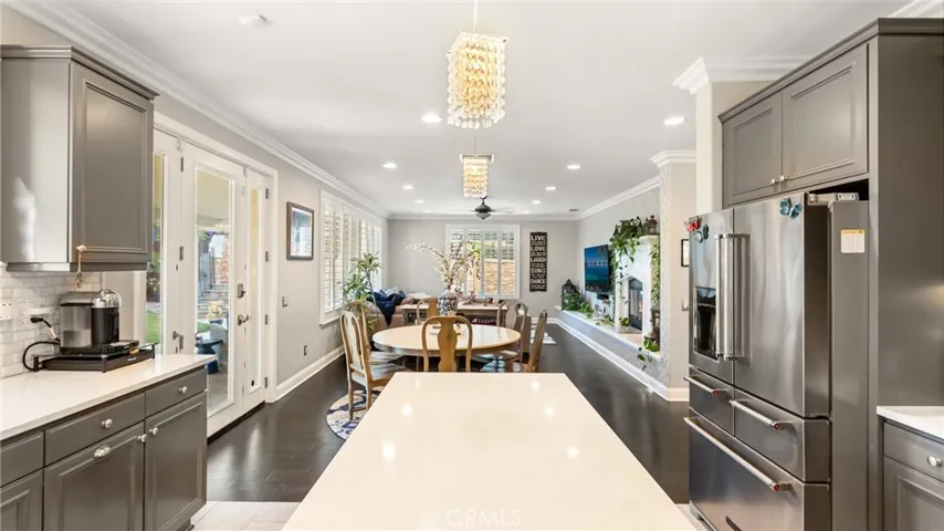 22238 Evening Star Court, Saugus, California 91390