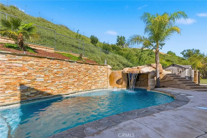 22238 Evening Star Court, Saugus, California 91390